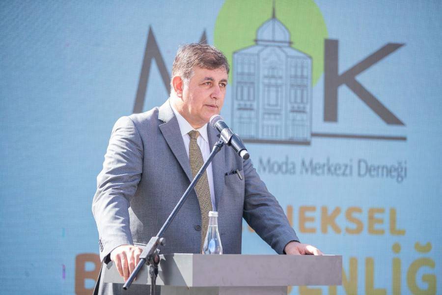 Başkan Tugay moda sektörünün temsilcileriyle buluştu